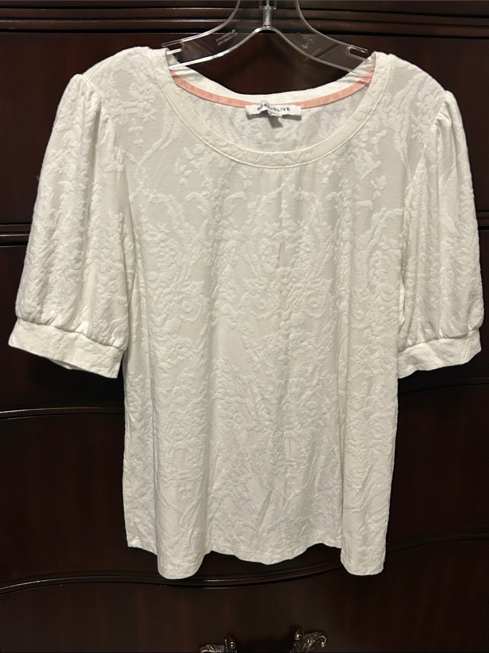 Rose & Olive White Textured Short Sleeve Blouse